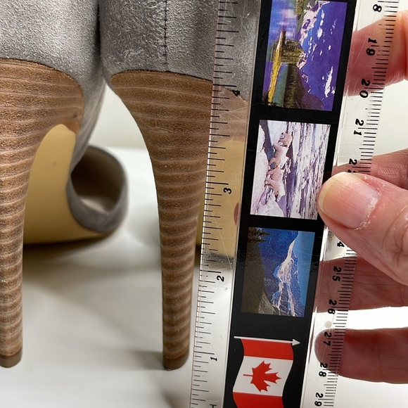 Joe’s Grey Suede Stacked Heel Tan Ankle Strap Pumps Heels Size 7.5 - Picture 6 of 13